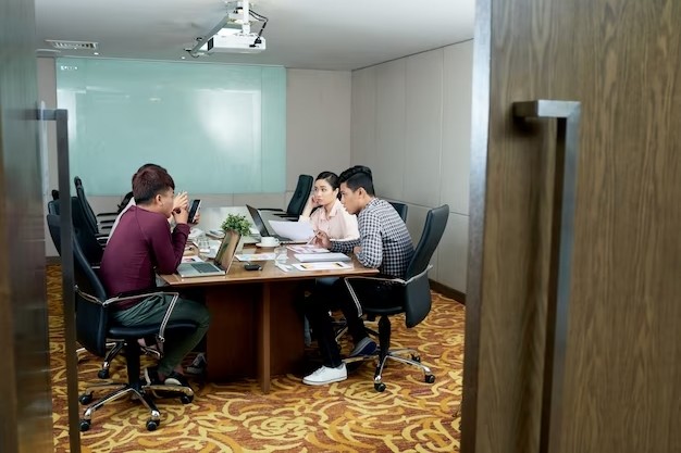 Commercial office interior design with Vastu Shastra principles in Thane Wagle Estate | MCHIThane.org
